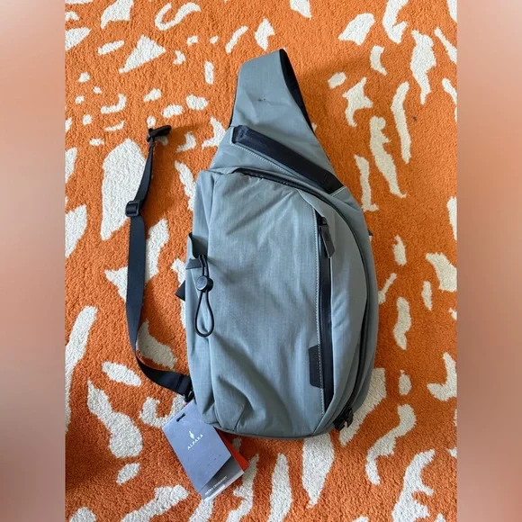 NWT Alpaka Gray Left Shoulder Metro Crossbody - Picture 9 of 12
